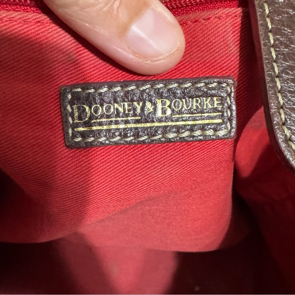 Dooney & Bourke vintage Brown Leather Tote with Timeless Elegance - Picture 10 of 12